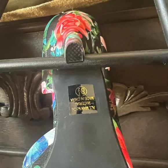 Beautiful Floral high heels - Picture 7 of 11